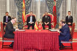 Image du Maroc Professionnelle de  Sa Majesté le Roi Mohammed VI et SM le Roi Felipe VI d'Espagne président la cérémonie de signature de plusieurs accords de coopération bilatérale au Palais royal de Rabat, le 13 Février 2019. (Photo/ SPPR) via Jalilbounhar.com 